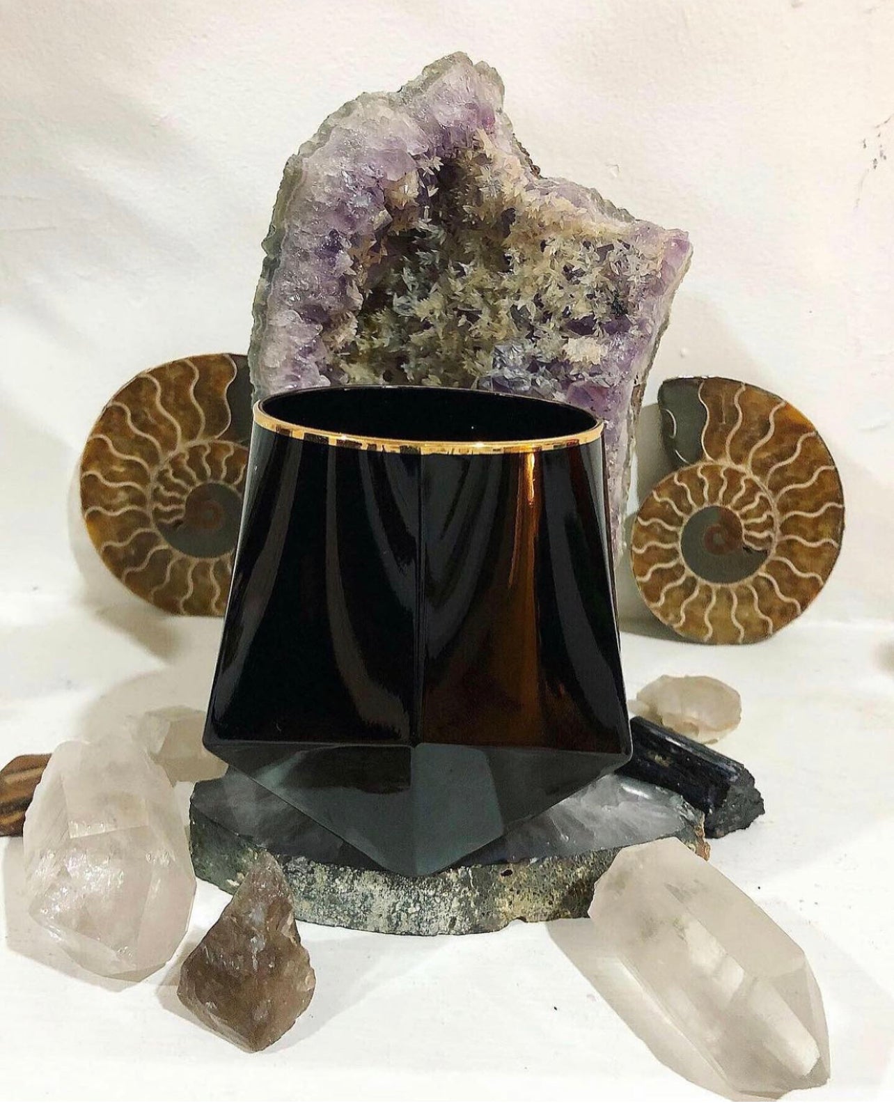 Escher Vessels" ~ Dexter & Deana ~ Geometric Black or White Gloss vessels w/ Gold trim ~ 16oz ~ Essential Oil Candle ~ Palm +Soy FREE*