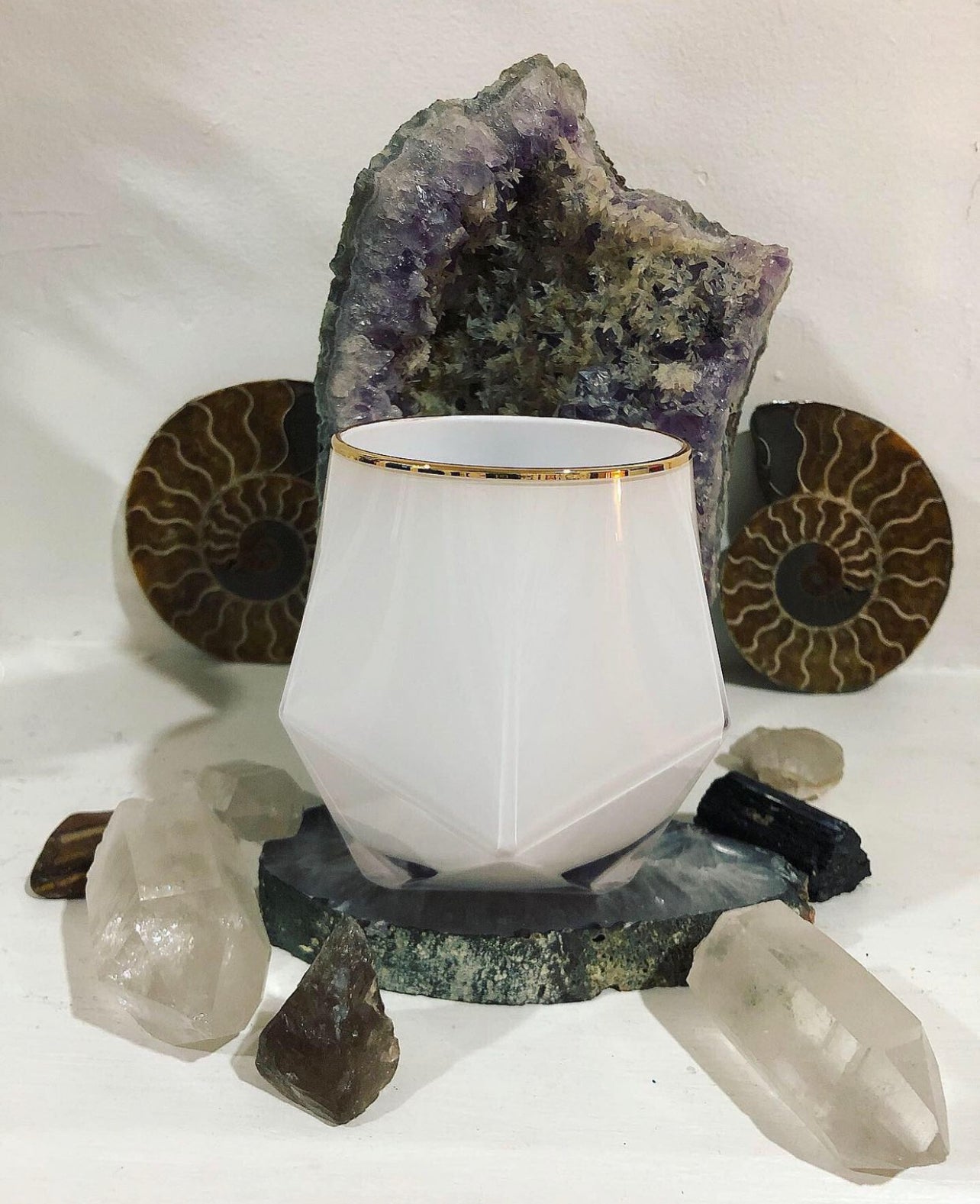 Escher Vessels" ~ Dexter & Deana ~ Geometric Black or White Gloss vessels w/ Gold trim ~ 16oz ~ Essential Oil Candle ~ Palm +Soy FREE*