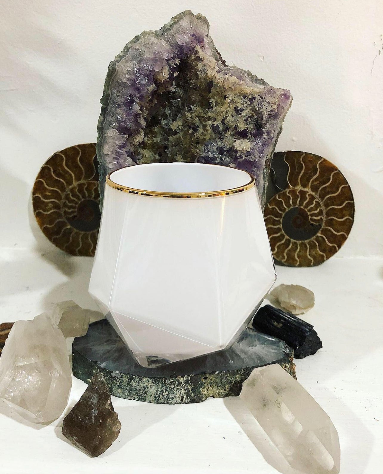 Escher Vessels" ~ Dexter & Deana ~ Geometric Black or White Gloss vessels w/ Gold trim ~ 16oz ~ Essential Oil Candle ~ Palm +Soy FREE*