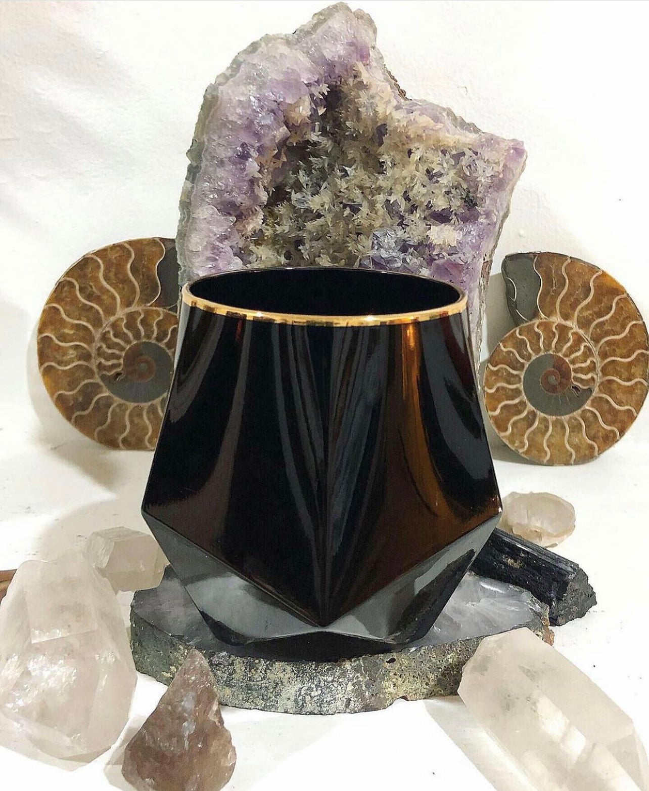 Escher Vessels" ~ Dexter & Deana ~ Geometric Black or White Gloss vessels w/ Gold trim ~ 16oz ~ Essential Oil Candle ~ Palm +Soy FREE*